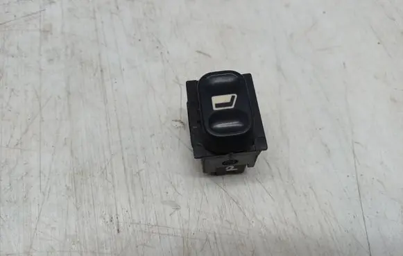 Peugeot Partner Electric window control switch A7236