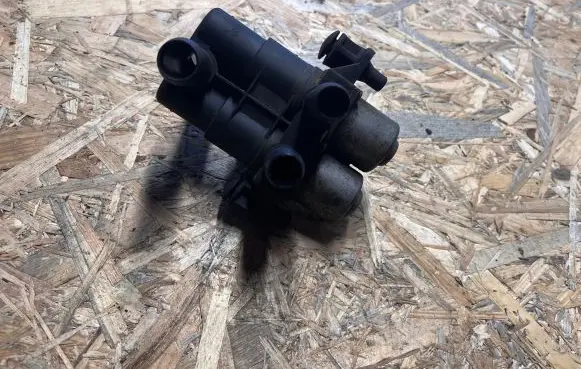 Jaguar S-Type Coolant heater control valve 