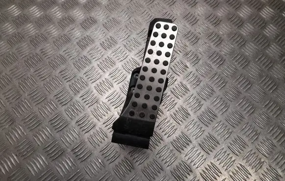 Mercedes-Benz EQC Accelerator throttle pedal A2533002000