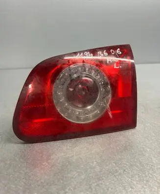 Tailgate rear/tail lights