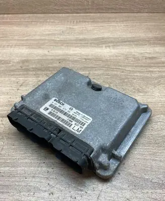 Opel Astra G Engine control unit/module ECU 90562575 0281001675