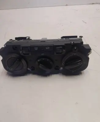 Volkswagen Golf Plus Climate control unit 5M1820045A 984311R 5HB00932701