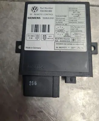 Volkswagen Transporter - Caravelle T4 Door central lock control unit/module 7D0959800