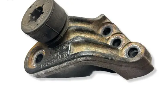 Hyundai ix35 Engine mount bracket 218252S000