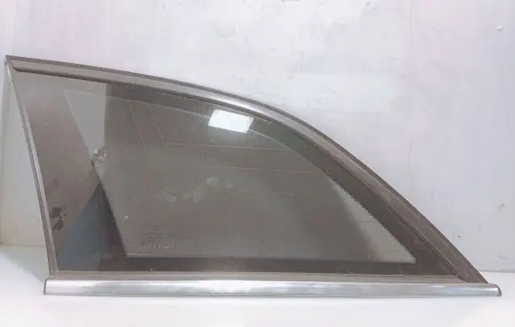 Mercedes-Benz C W204 Rear side window As2