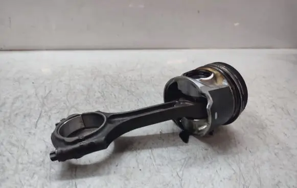 Volvo V40 Piston with connecting rod