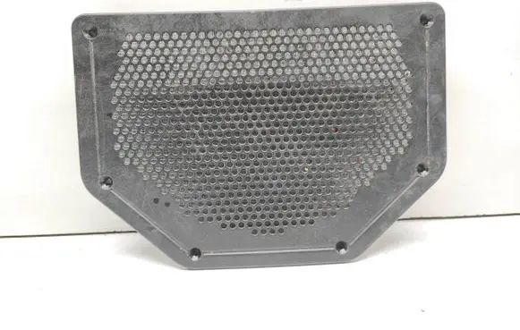 BMW 1 E82 E88 Subwoofer grill/trim 6925328