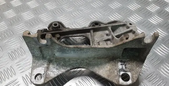 Renault Latitude (L70) Gearbox mounting bracket 112210001R