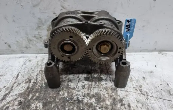 Mercedes-Benz E W213 Oil pump balance shaft A2740300685