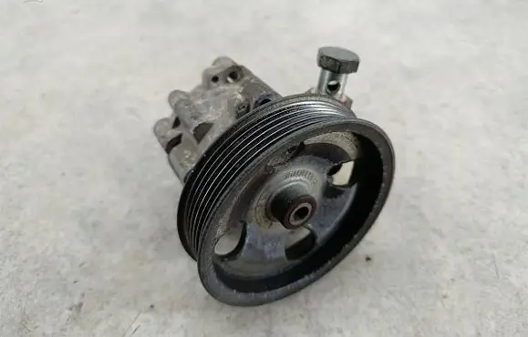 Alfa Romeo 159 Power steering pump 00518391010