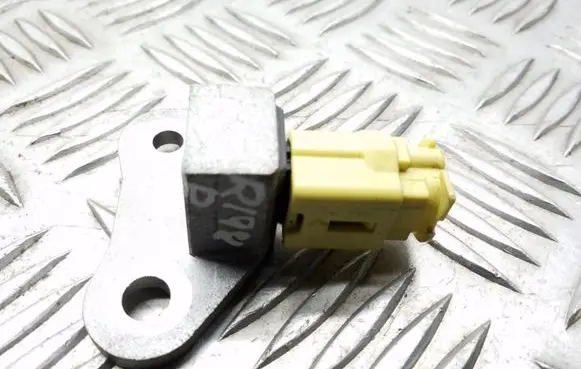 Nissan Qashqai Airbag deployment crash/impact sensor