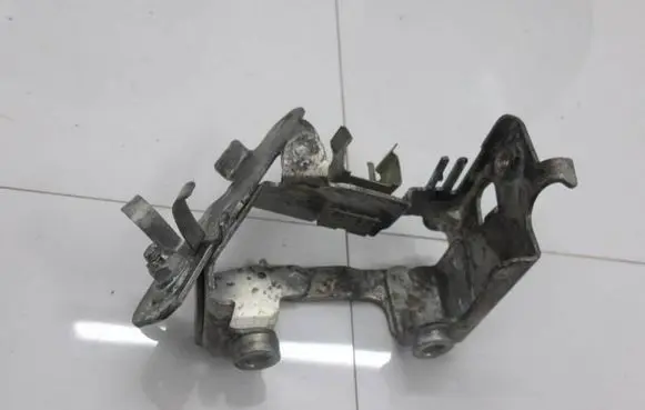 Mercedes-Benz ML W166 Other engine bay part A6420101040