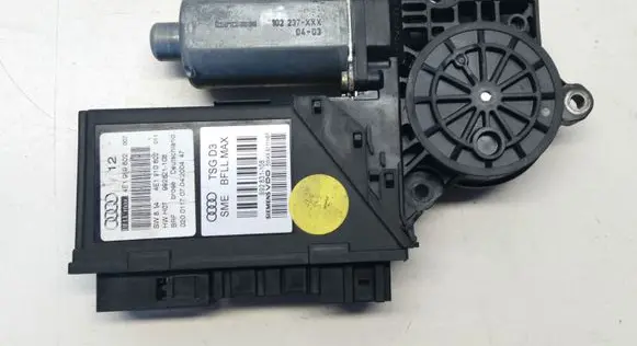 Audi A8 S8 D3 4E Front door window regulator motor 4E1959802