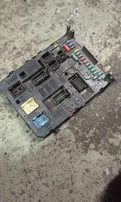 Citroen C5 Fuse module 281197595