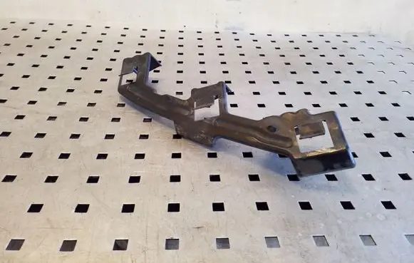KIA Sorento Headlight/headlamp mounting bracket