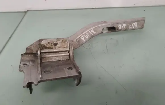 BMW 7 F01 F02 F03 F04 Radiator mount bracket 7186514 51117186514 7207512