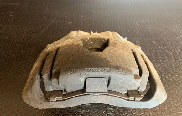 Volvo XC90 Front brake caliper 30657303