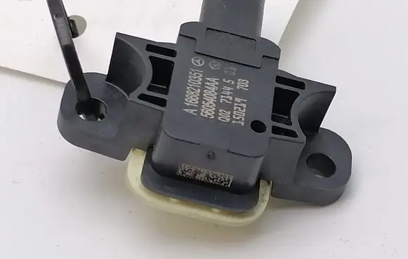 Mercedes-Benz CLA C117 X117 W117 Airbag deployment crash/impact sensor A1668210351