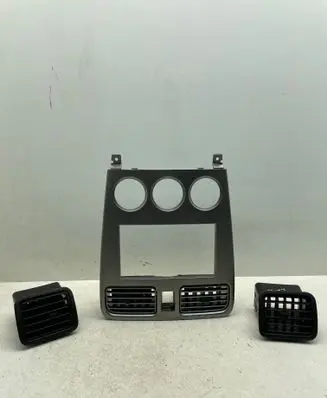 Subaru Forester SG Dash center air vent grill