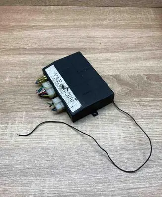 Volkswagen PASSAT B5 Other control units/modules VAE3182010