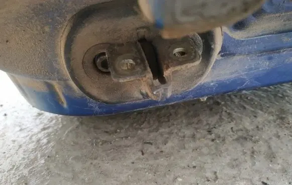 Fiat Punto (188) Rear door check strap stopper