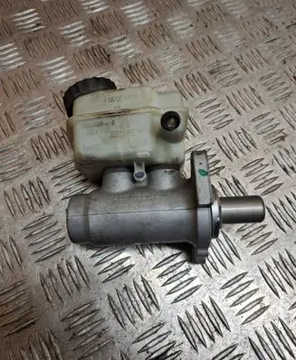 Master brake cylinder