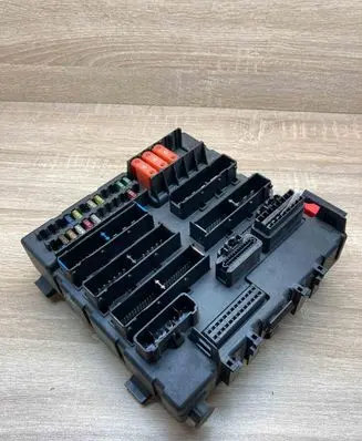 Opel Signum Fuse module 13112914 519049027