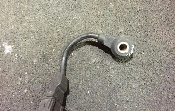 Audi A3 S3 8L Detonation knock sensor 06a905377
