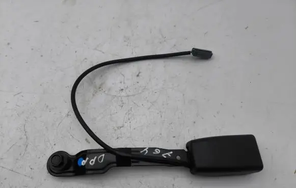 Mazda CX-5 II Front seatbelt buckle 190705BV