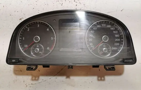 Volkswagen Caddy Speedometer (instrument cluster) 2K0920865A