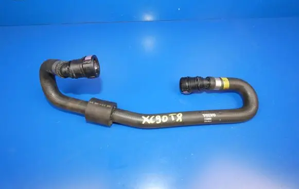 Volvo XC90 Engine coolant pipe/hose 31338404