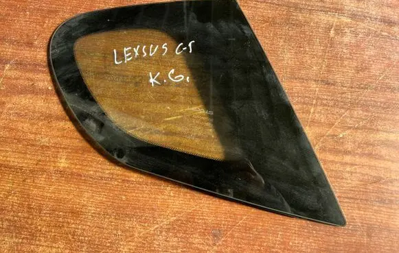 Lexus CT 200H Rear side window