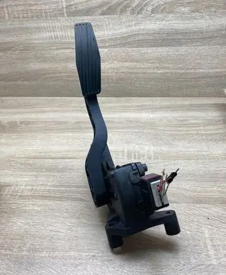 Opel Meriva A Accelerator throttle pedal 93335443