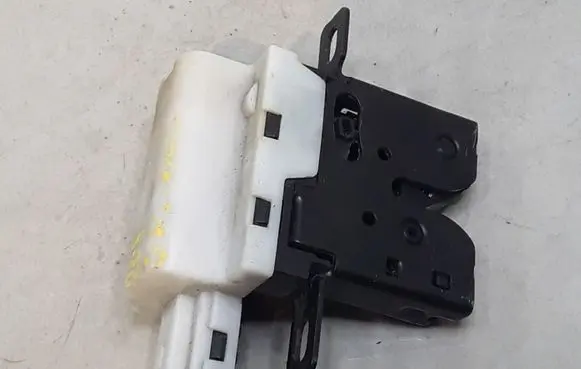 Renault Laguna II Tailgate window lock/catch/latch 8200000894
