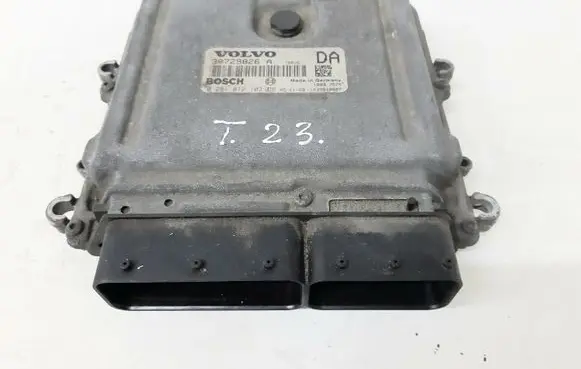 Volvo V70 Engine control unit/module 30729826A 0281012103