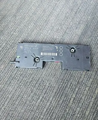 BMW 3 E90 E91 Aerial antenna amplifier 920037401 9193841 10819610