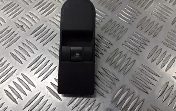 Opel Zafira B Quarter vent window switch 13197132