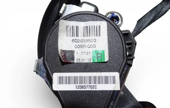Skoda Octavia Mk2 (1Z) Front seatbelt 1Z0857702C