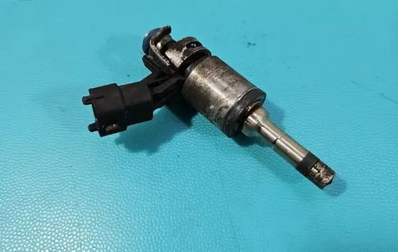 KIA Sportage Fuel injector 0261500100 IMPRK1533705