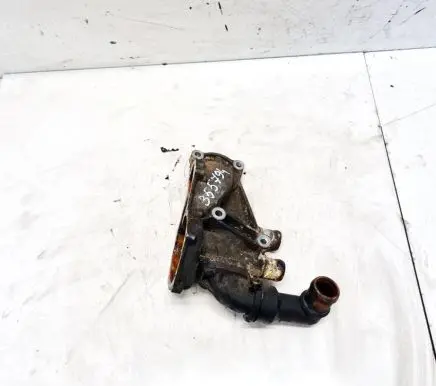 Volkswagen PASSAT B4 Water pump 037121013a