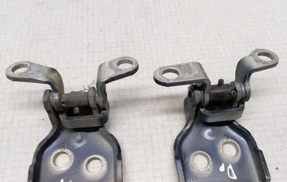 Ford Fiesta Front door hinge set 