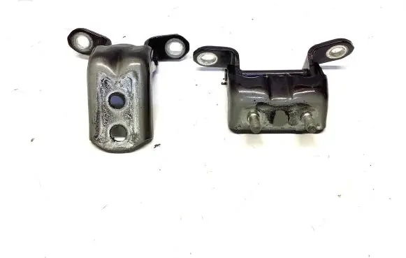 Rear door hinge set
