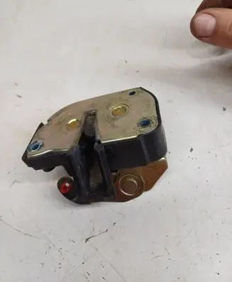 Chrysler Voyager Sliding door lock 