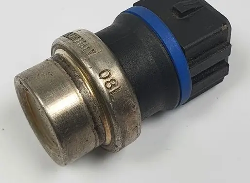 Volkswagen Polo III 6N 6N2 6NF Coolant temperature sensor 