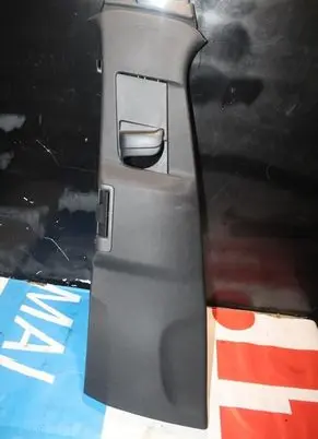 Volvo XC90 (B) pillar trim (top) 31651536