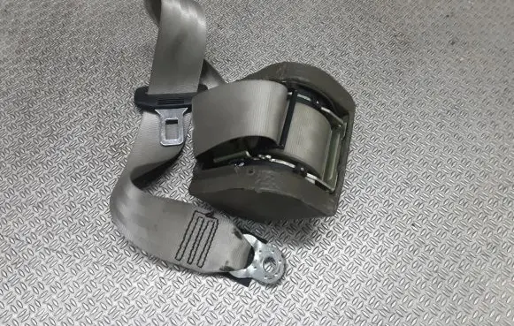 Audi A6 S6 C6 4F Rear seatbelt 4F0857805
