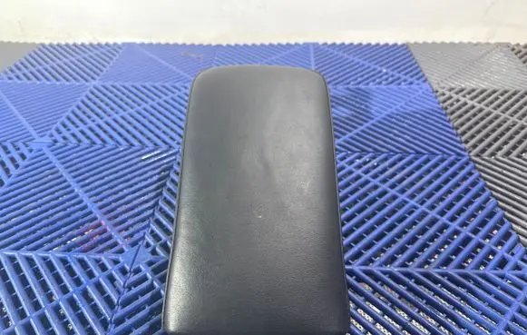 Lexus CT 200H Armrest 