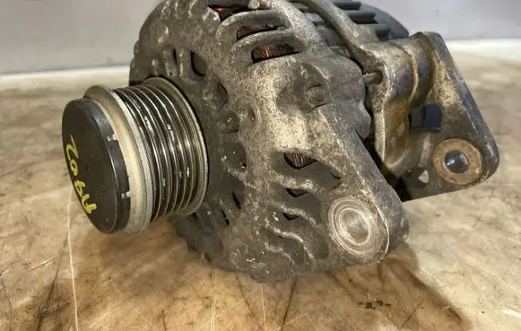 Opel Zafira B Generator/alternator 8980311541