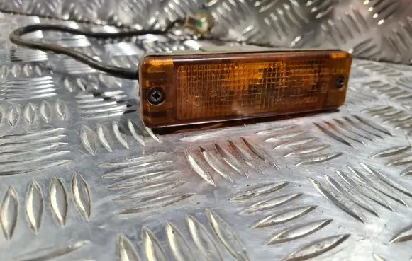Volkswagen Golf II Front indicator light