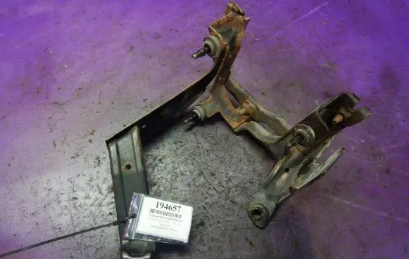 Ford Focus C-MAX Power steering pump mounting bracket 3M513K738AB